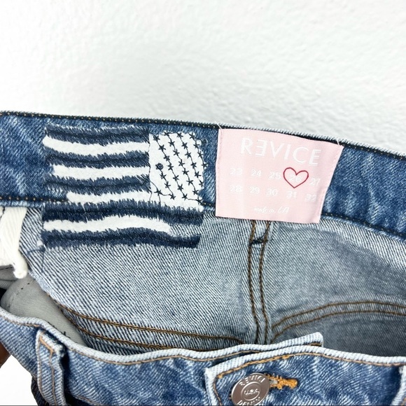 REVICE Patch Jean Shorts High Rise Cutoff
Raw Hem Size 26, NWT! - Picture 7 of 10